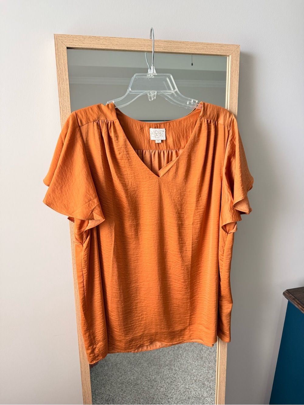Violet & Claire Burnt Orange V-Neck Flutter Sleeve Blouse